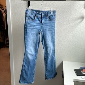 American eagle low rise bootcut jeans *size 6 short*